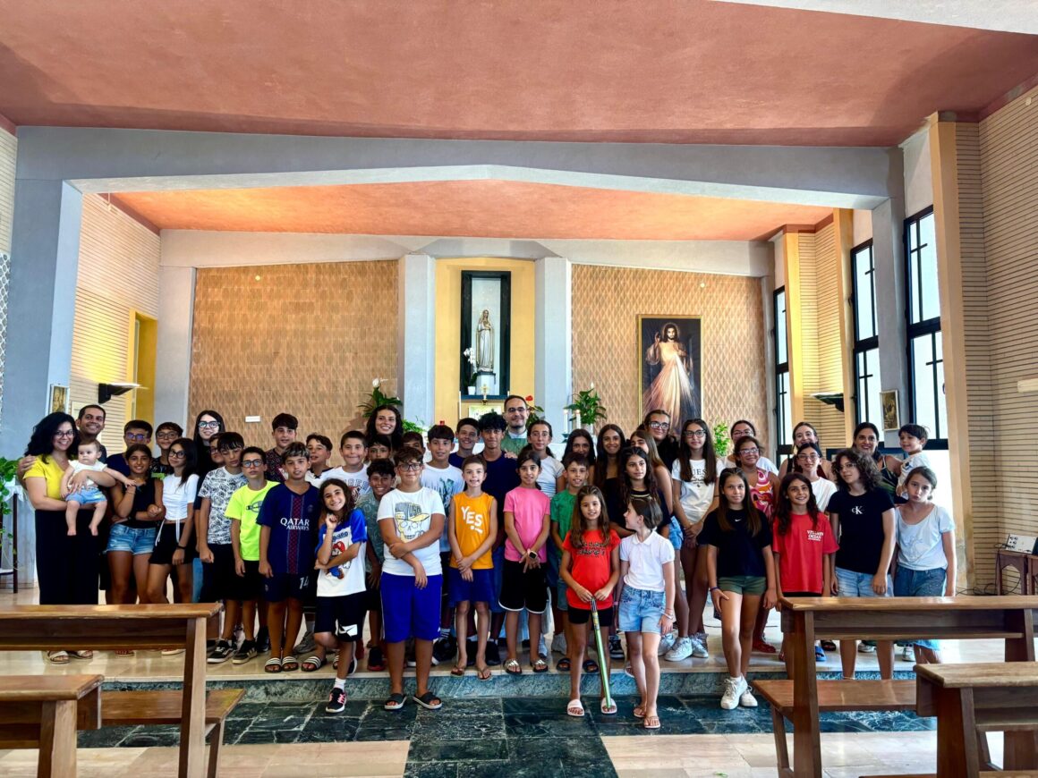 Sei giorni tra abbracci, mare e fraternità: il racconto del Campo scuola Caritas “Made in Assisi”